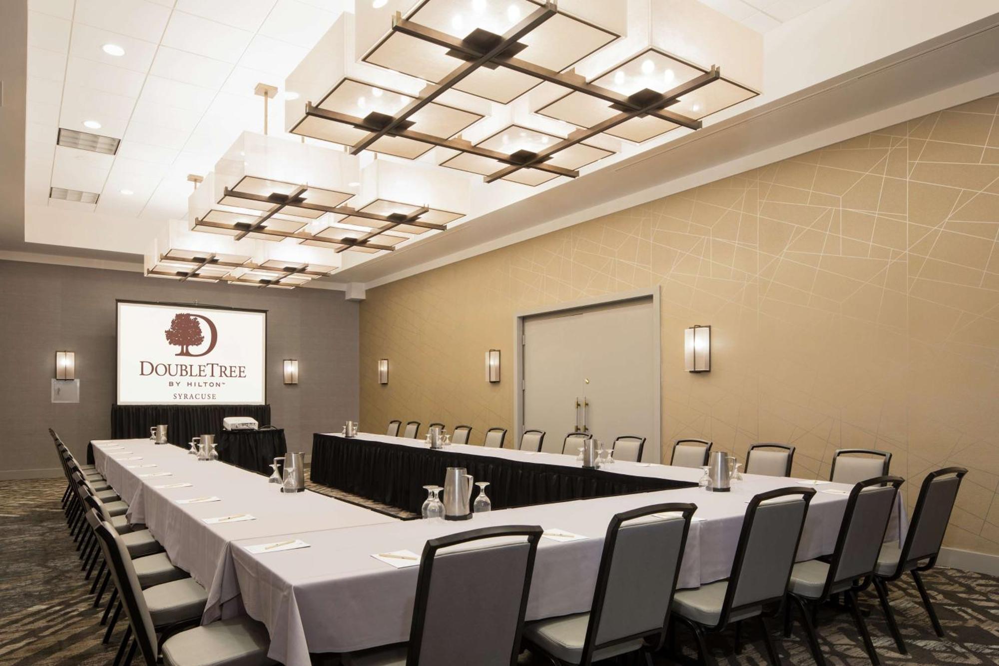 Doubletree By Hilton Hotel Syracuse East Syracuse Exterior foto