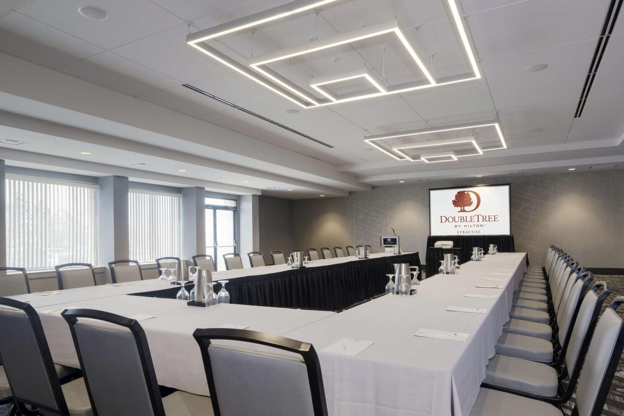 Doubletree By Hilton Hotel Syracuse East Syracuse Exterior foto
