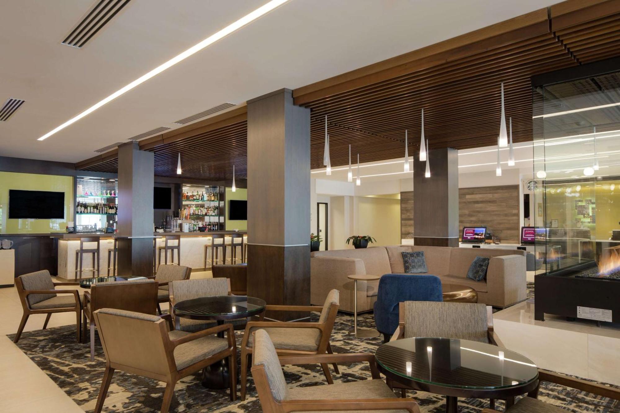 Doubletree By Hilton Hotel Syracuse East Syracuse Exterior foto